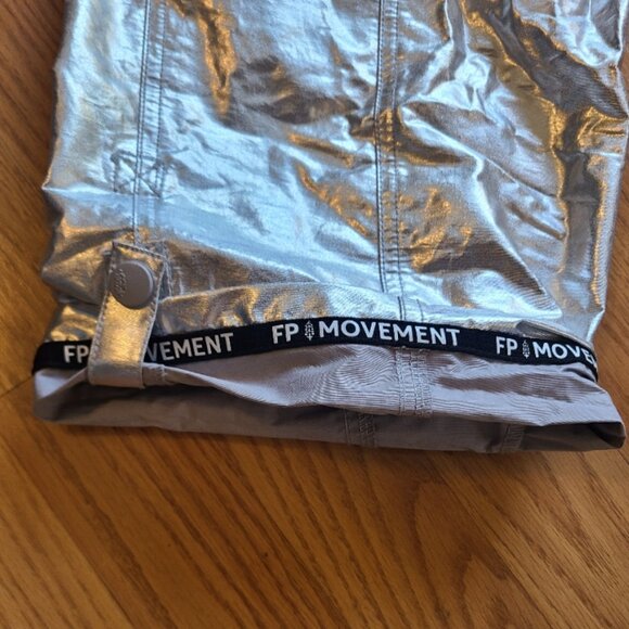 FREE PEOPLE FP MOVEMENT MESMERIZE ME SHINE STADIUM PANTS CARGO BAGGY METALLIC XS - Picture 7 of 9